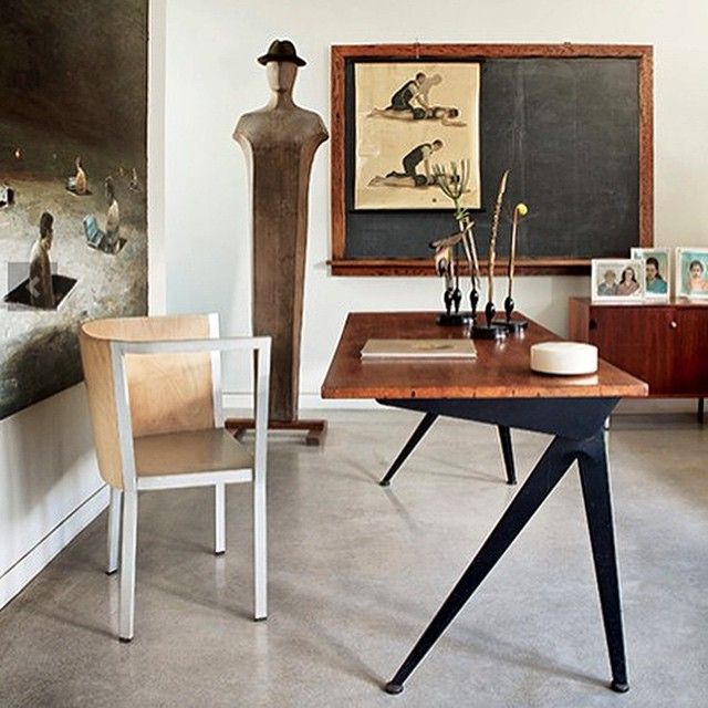 开云（中国） - 桌几|办公桌|办公家具|设计师家具|指南针方向桌